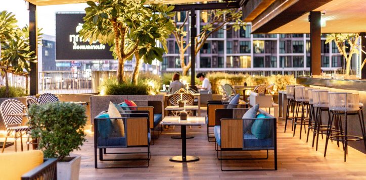 212-rooftop-bar-bar-front-2